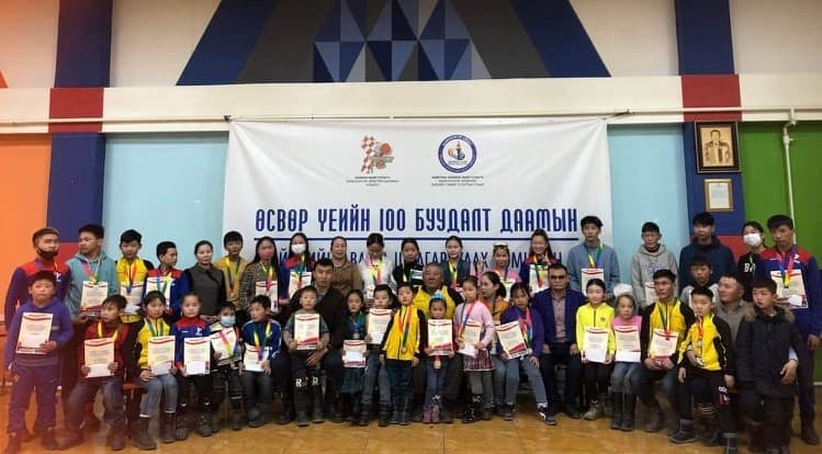 Ханбогд, Даланзадгадын даамчид гурван алттай