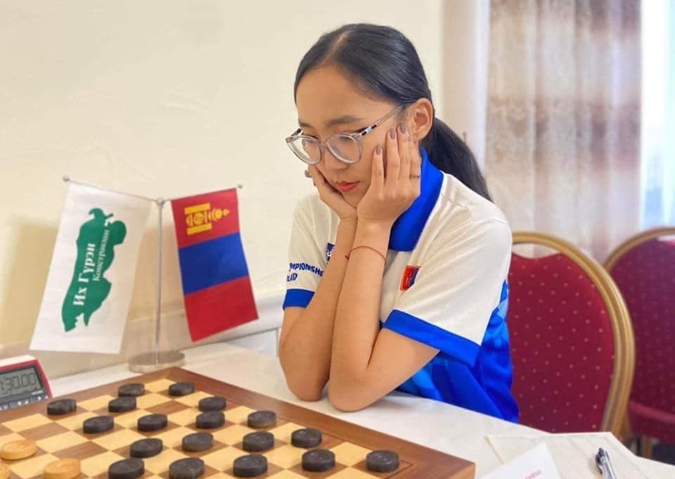 Монголын даамчдаас 12 дахь их мастер цолтон мэндэллээ